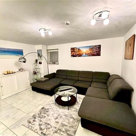 Faridd Ferienwohnung Krefeld Esterno foto