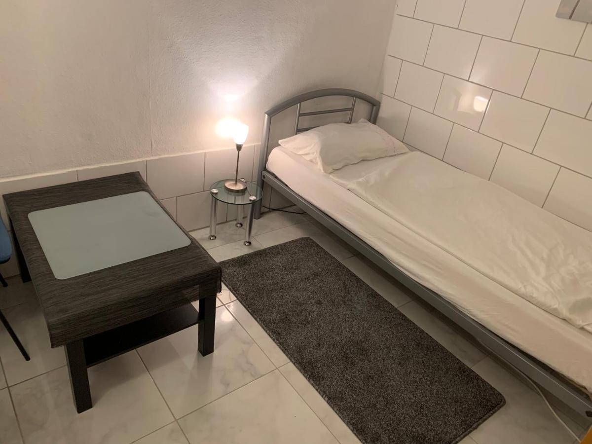 Faridd Ferienwohnung Krefeld Esterno foto