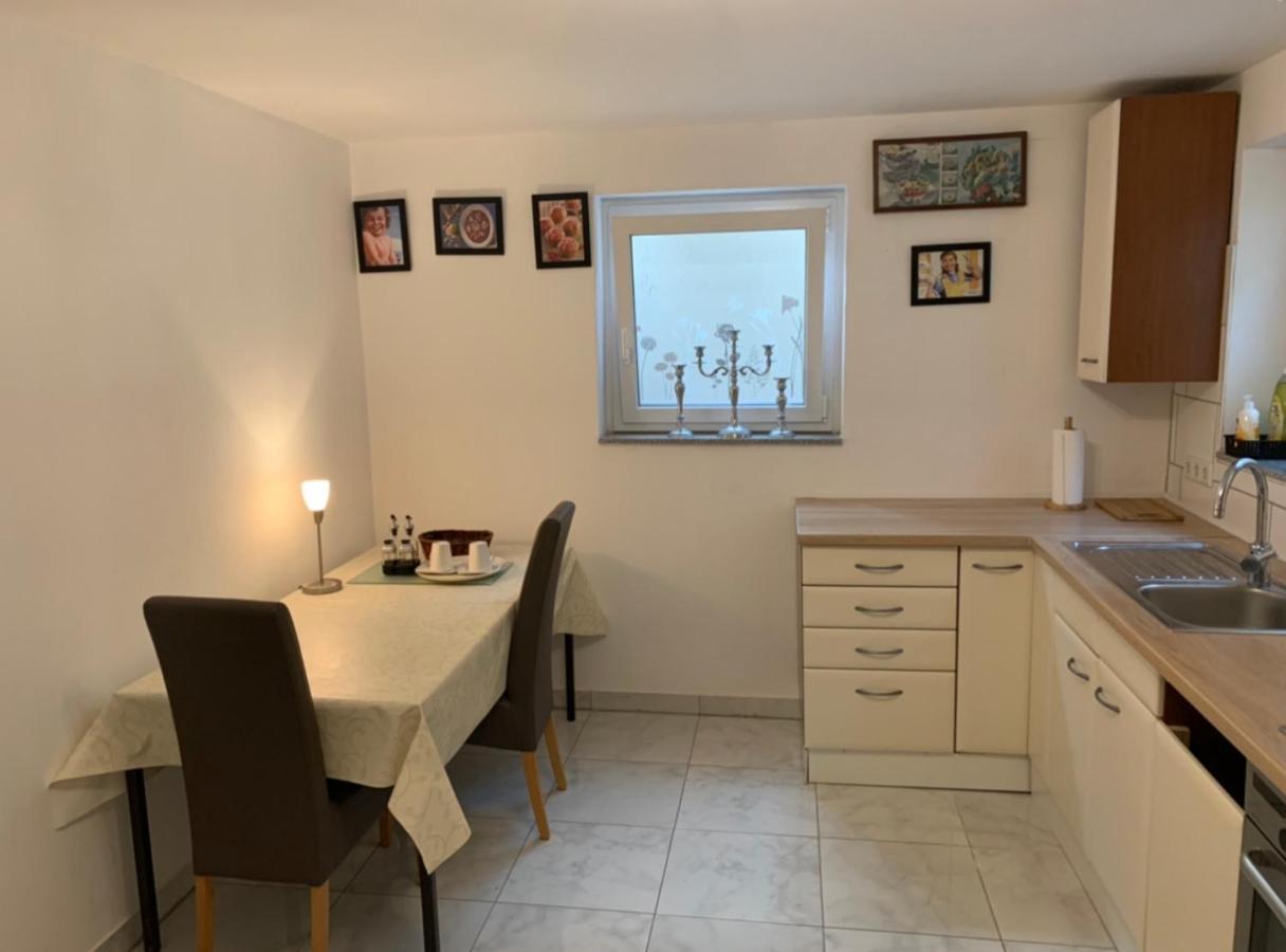 Faridd Ferienwohnung Krefeld Esterno foto